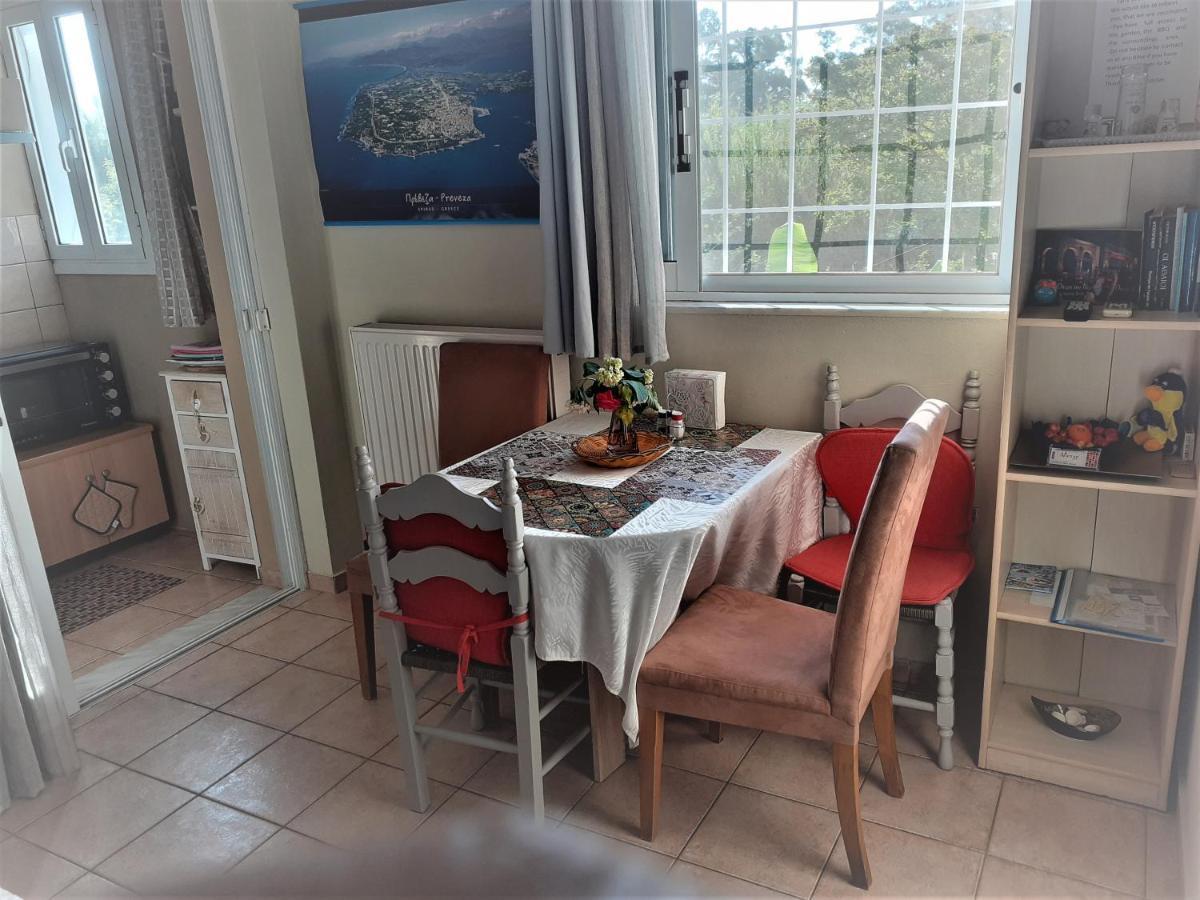 Top Floor On Villa, 3' From Center, By The Sea! Host Is Efi Kwsta Preveza Exterior photo