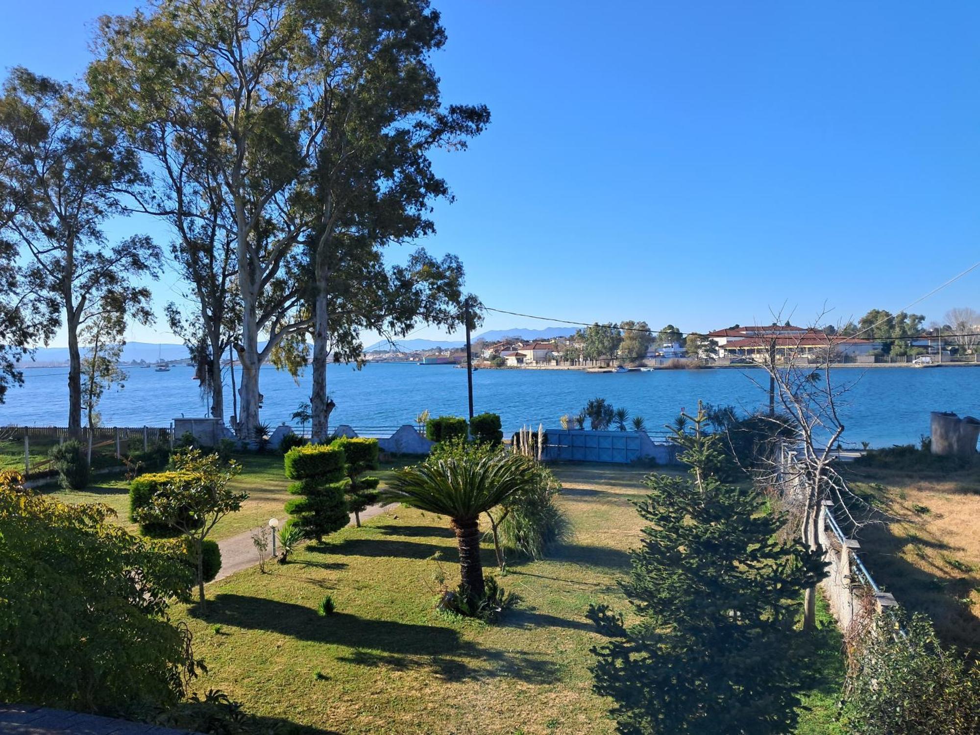 Top Floor On Villa, 3' From Center, By The Sea! Host Is Efi Kwsta Preveza Exterior photo