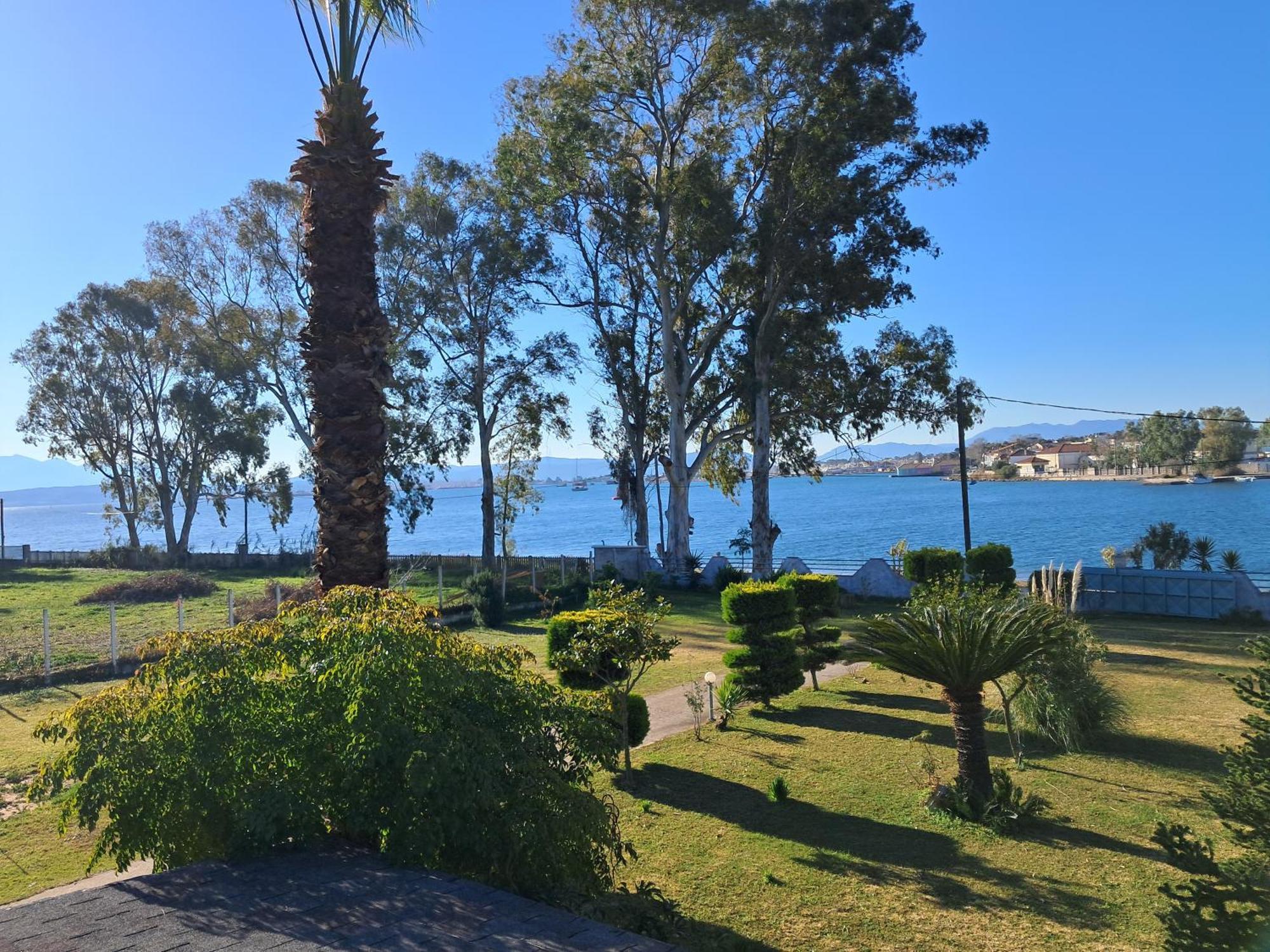Top Floor On Villa, 3' From Center, By The Sea! Host Is Efi Kwsta Preveza Exterior photo