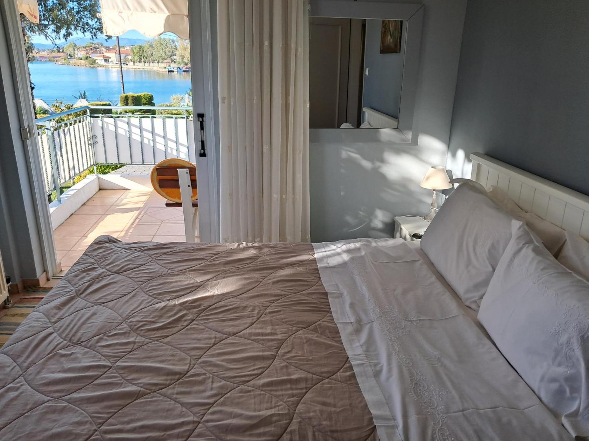 Top Floor On Villa, 3' From Center, By The Sea! Host Is Efi Kwsta Preveza Exterior photo